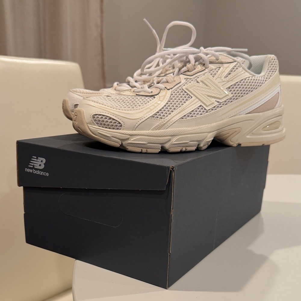 New Balance 740 Women's Cream and White Mesh Athletic Sneakers